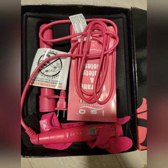 Clipless curling iron with multiple barrel sizes - Picture 4 of 7